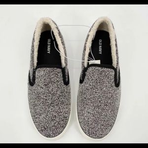 Old Navy Black/Gray Canvas Faux Sherpa Lined Sneakers NWT
